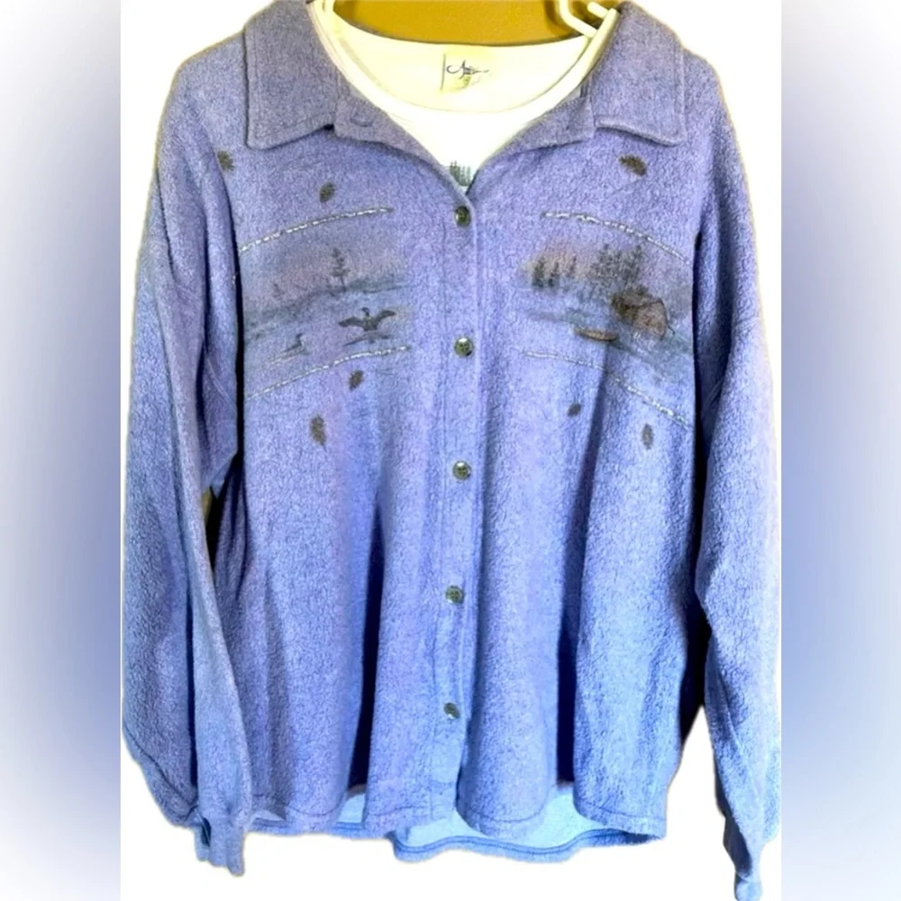 Vintage 2 piece set. Long sleeve fleece and matching T-shirt. Women’s size Large